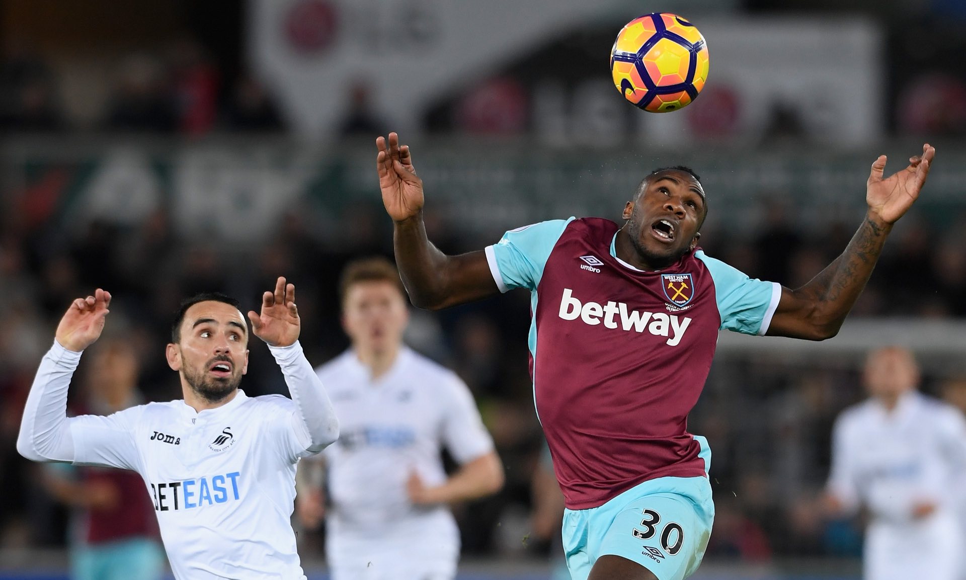 还多次借助 还多次借助